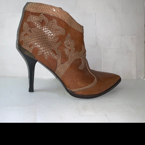 Just Cavalli Python-effect and leather ankle boots - Picture 2 of 8